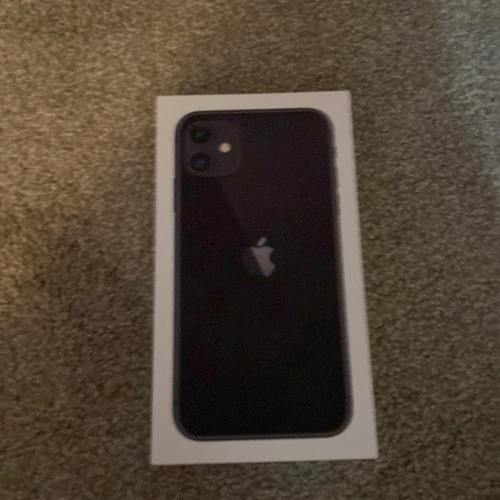 iPhone 11 box